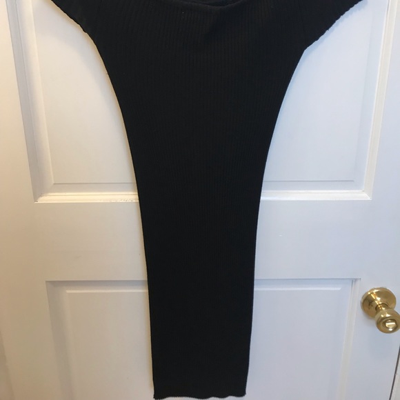 Black off the shoulder body con dress - Picture 4 of 4
